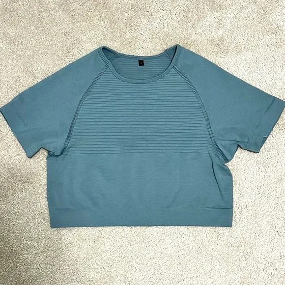 Alphalete Revival Crop - Picture 3 of 7